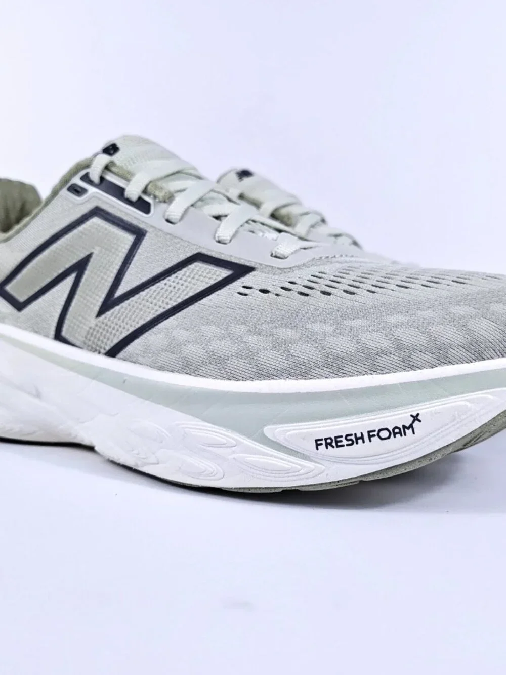 New Balance 1080v14 Womens 9 Wide Max Cushion Road Running Shoes Green White